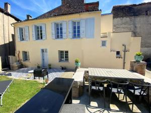 Appartements 3 pieces silencieux plein centre parking clim patio : photos des chambres