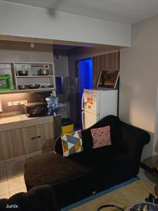 Secure 1 bedroom + lounge & 24hr cafeteria service