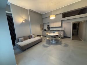 HOZYHOME Soluzione a prezzo imbattibile vicino alla Bocconi