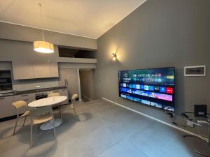 HOZYHOME Soluzione a prezzo imbattibile vicino alla Bocconi