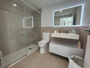 Gran Canet Salva, moderno apartamento con terraza y vistas al mar