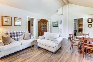 8 Mi to Big Bear Lake Family Home with Yard!