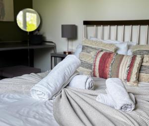 Luxury Barn Conversion with Hot Tub- Blackbird