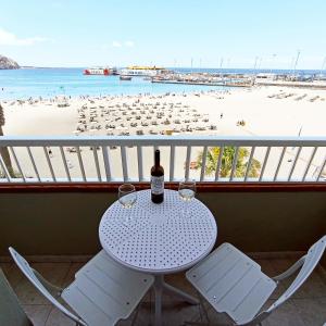 Apartamentos Reverón Playa 303 - Views of the Bay - 3hvězdičkové hotely ve městě Arona