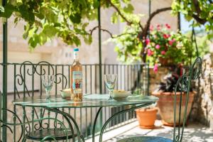 Appartements Apt La Fontaine : Appartement avec Terrasse
