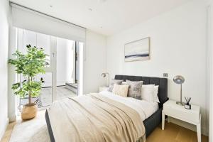 Luxury Apt In White City Living - Ideal For Family & Business Stay