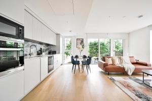 Luxury Apt In White City Living - Ideal For Family & Business Stay