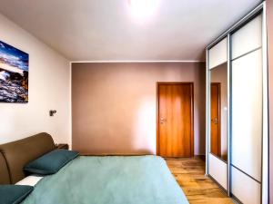 Two-Bedroom Apartment with Terrace room in Family friendly house with a swimming pool Bibinje Zadar - 5778