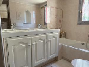 Bright house sea view, Mediterranean charm les issambres