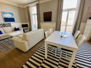 Berringer, Backbord, direkt an der Promenade