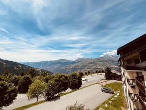Appartement pour 4 à Vallandry, accès direct aux pistes, balcon, animaux admis - FR-1-757-101