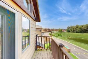 Fountain View Between Holes 1 & 2