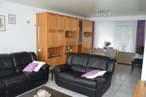 Charming Belgian Getaway, vakantiewoning in Oudsbergen - 3 Bedrooms Garden