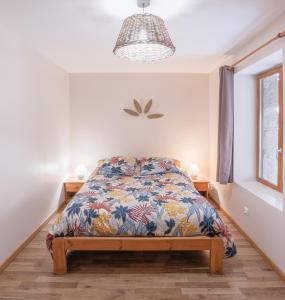 Appartements Apt 1er etage - Gite aux 1000 chemins : photos des chambres