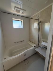 wag ur day - Spacious Villa Sleeps 10 Pet-Friendly dogs and cats Up to 7 Huge Private Dog Run