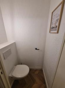 Appartements Gite La Goutte d-eau - Baby foot - 6 personnes LITS King & Queen size - Terrasse Vue etang : Appartement 2 Chambres