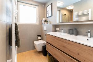 HOUSE 756 MAINZ - DESIGN-FERIENHAUS, 4 Schlafzimmer, 3 Bäder, SAUNA & Kamin & Outdoorküche