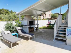 Villa with Pool and Mesmerizing Sea View