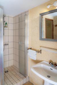 Villas Villa Lazuel, piscine privee chauffee, vue panoramique et jardin clos : photos des chambres