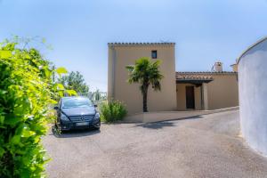 Villas Villa Lazuel, piscine privee chauffee, vue panoramique et jardin clos : photos des chambres