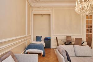 Chic Haussmann Apartment