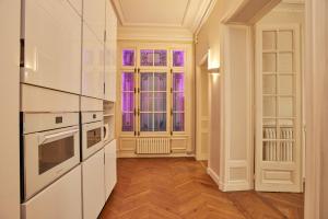 Chic Haussmann Apartment