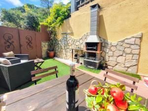 Anglada, Villa with a private pool and jacuzzi