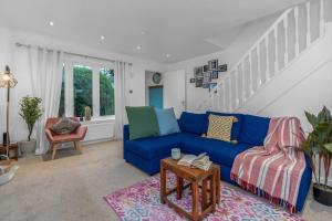 Free Parking - Central - Sleeps 6 - 2 Bedrooms