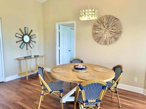 Chiquita Retreat with Pool