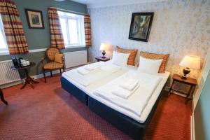 Double or Twin Room with View of the Catedral of Ribe room in Hotel Dagmar