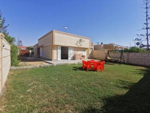 فيلا مستقلة بحديقة خاصة بالساحل الشمالى