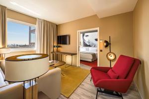 Junior Suite room in NH Collection Madrid Suecia