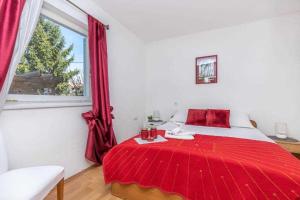 Alenka apartments near the beach