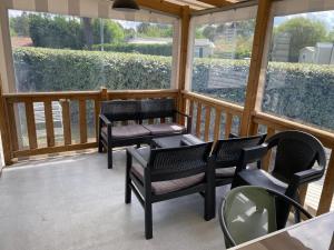 Maisons de vacances Bungalow confort Gastes + Piscine : photos des chambres