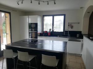 Maisons de vacances Les Bugnardes : Maison 5 Chambres
