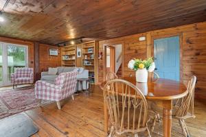 A - Farmhouse Apartment on Miles Smith Farm