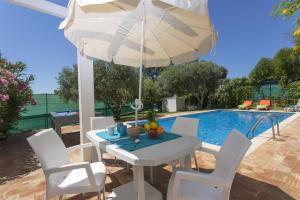 Villa Emilio Pequena by Villa Plus