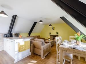 2 Bed in Westward Ho 80350