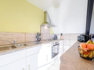 2 Bed in Westward Ho 80350