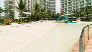 Cozy Green 1 BR unit with Balcony Azure Bahamas South