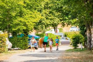 Campings Camping - Piscine - ccagfdb : photos des chambres