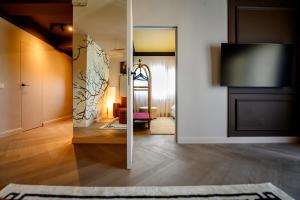 CHOCOLETTE | Sky Apartment with Parliament View