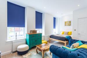 Central Studio Flats with Parking in Southend on Sea