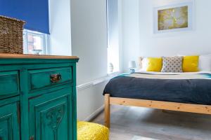 Central Studio Flats with Parking in Southend on Sea