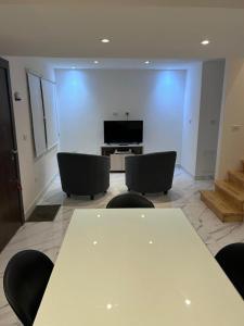 Melipal Modern Apt