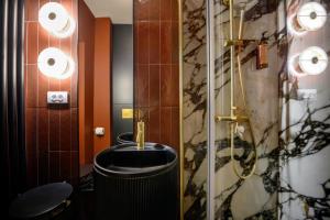 CHOCOLETTE | Sky Apartment with Parliament View