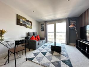 Seaside APT with Harbour View
