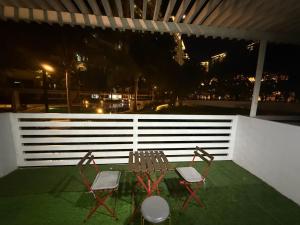 AZURE BICUTAN BACKPACKERS MAUI Tower