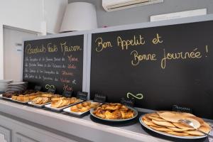 Hotels Contact Hotel O'Nice Saintes : photos des chambres
