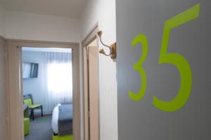 Hotels Contact Hotel O'Nice Saintes : photos des chambres
